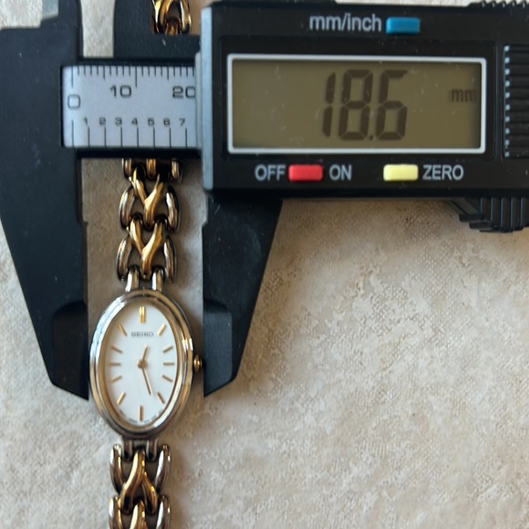 COPY - Seiko lady battery water resistant stainless steel main image 7
